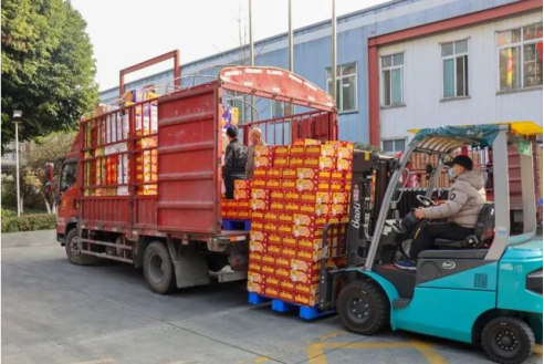 忙建设、抓生产丁点儿食品铆足干劲开好局(图1)