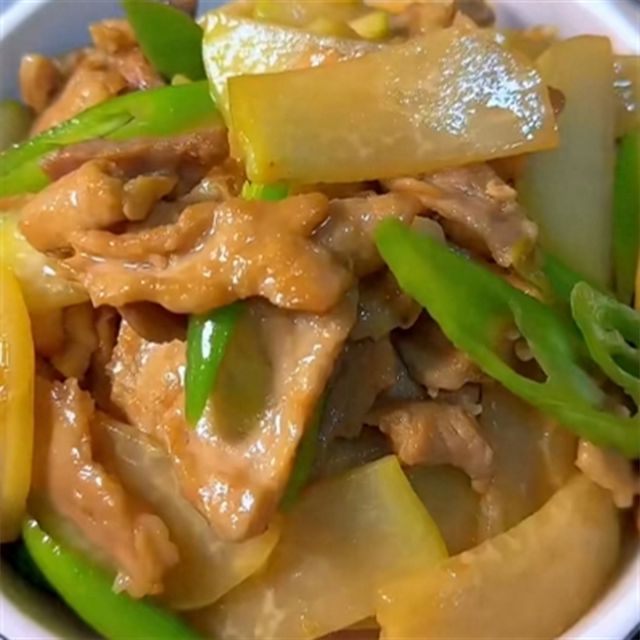 炒肉的家常做法用大头菜爆炒回锅肉美味翻倍超级下饭(图1)