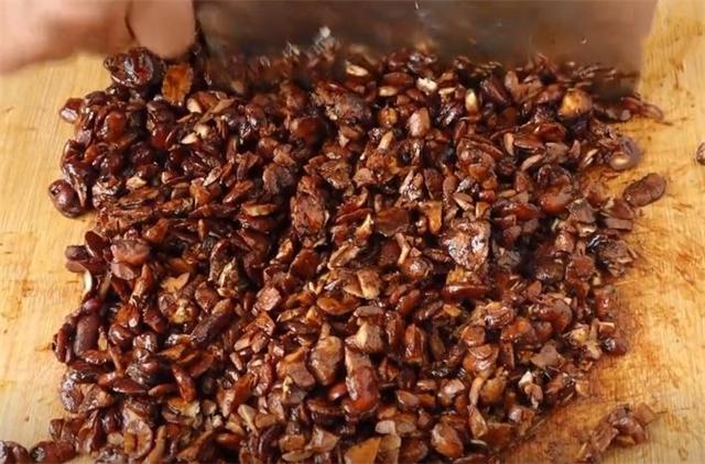 九游娱乐：做豆瓣酱的季节到了20年秘制配方告诉你做法简单一年不怕坏(图11)