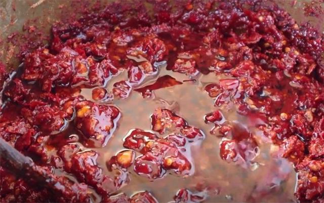 九游娱乐：做豆瓣酱的季节到了20年秘制配方告诉你做法简单一年不怕坏(图14)