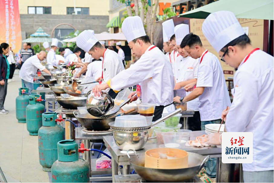 提高烹饪技艺水平促进美食之都建设——2024年锦江区中式烹调师技能比赛举行(图3)