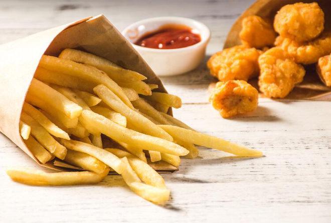 九游娱乐文化:提醒:这4种食物多吃容易引起血管损伤中老年人尽量少吃或不吃(图8)