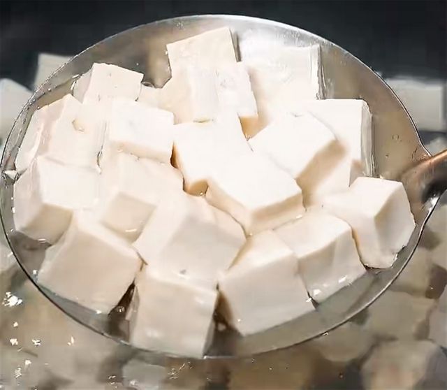 麻婆豆腐怎样做好吃又简单麻婆豆腐麻辣鲜香的极致体验(图3)