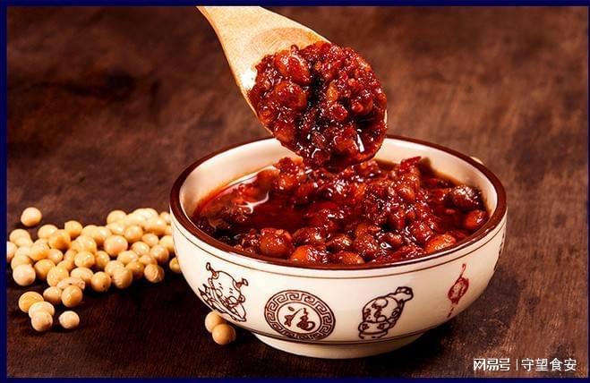 原创丨教你擦亮眼睛挑选优质豆瓣酱!嗜辣的你一定要牢记(图1)