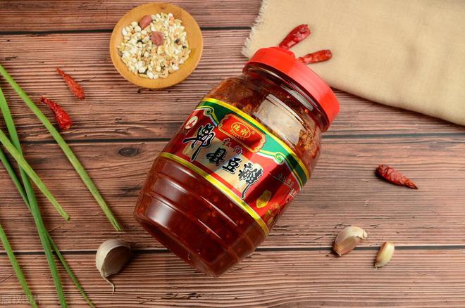 九游娱乐文化:52岁大爷炒菜喜欢放豆瓣酱去医院体检医生纳闷:怎么会这样?(图3)