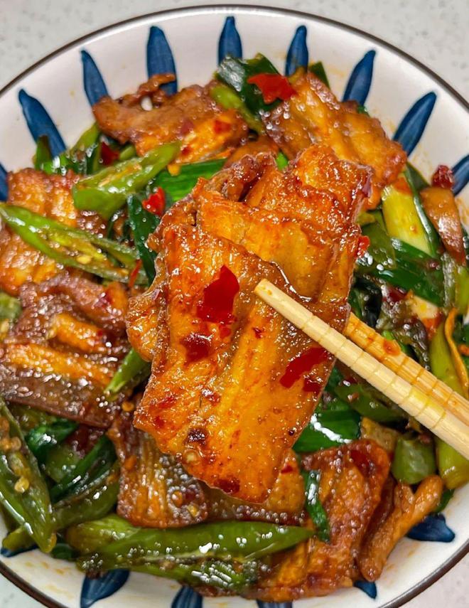 九游娱乐文化：川味经典：回锅肉的香醇之旅(图2)