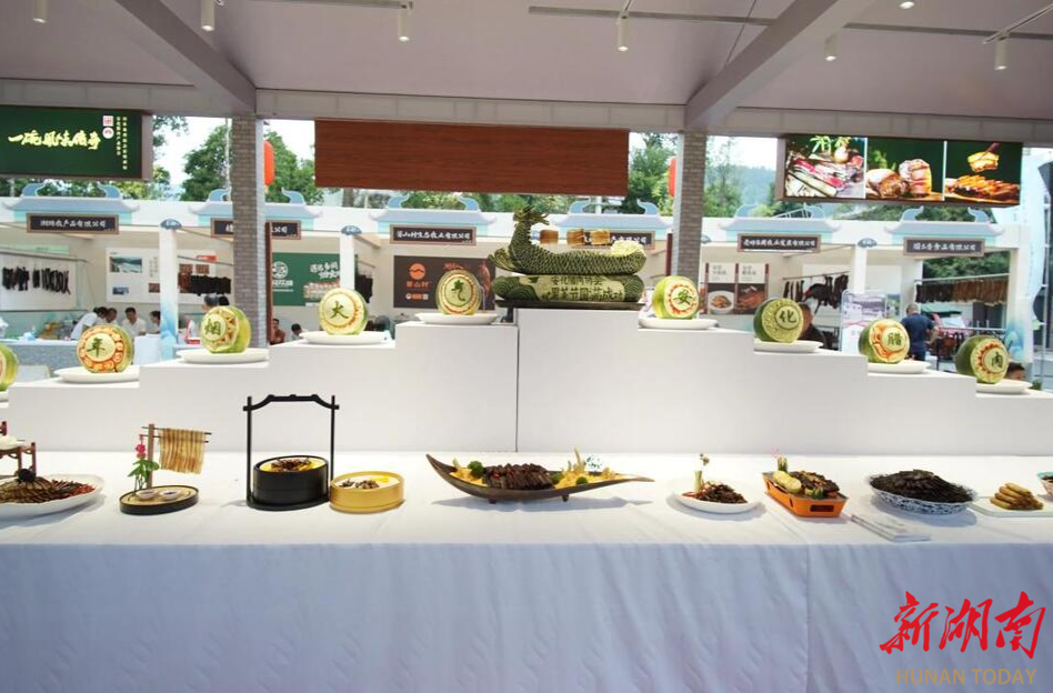 湘菜里的腊味美学长沙商贸旅游职院师生用美食地图献礼国庆(图2)