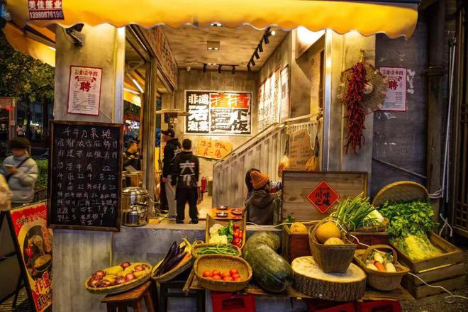 九游娱乐文化：人均50元走红全国！这个小众火锅爆发了？(图7)