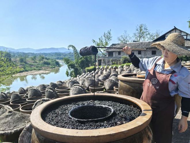 九游娱乐文化：泸州：让舌尖上的产业更有“滋味”(图2)