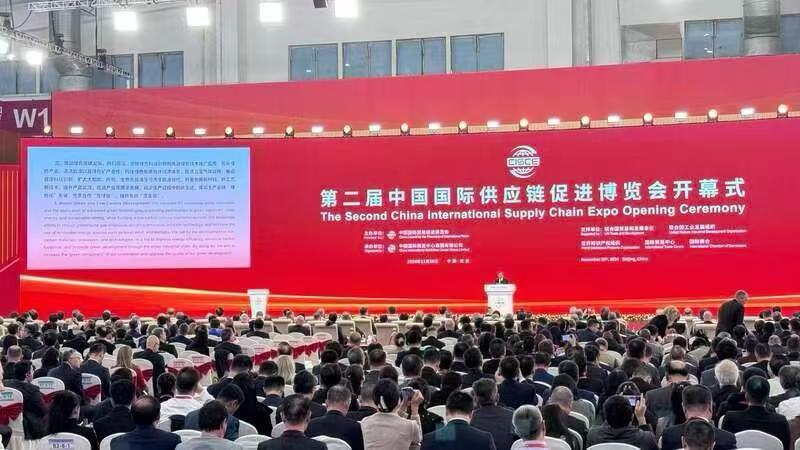 九游娱乐文化：超200件（套）产品亮相北京“链博会”“绵州味道”吸引大批国内外采购商关注(图1)