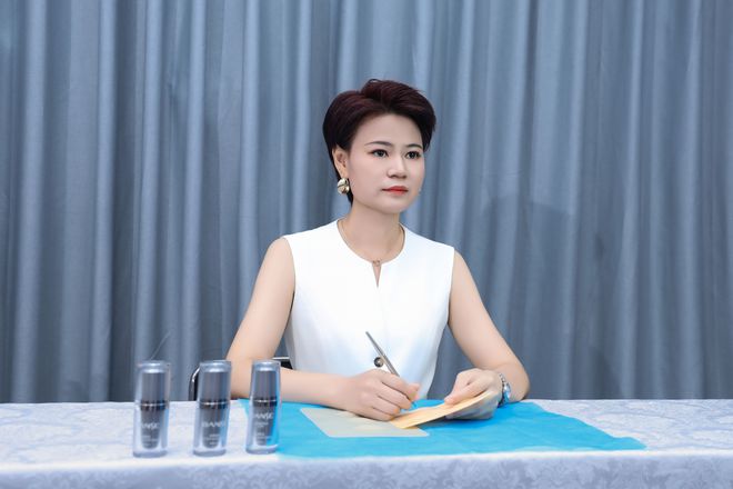 九游娱乐：指尖上的艺术塑造专属之美——施桂清(图6)