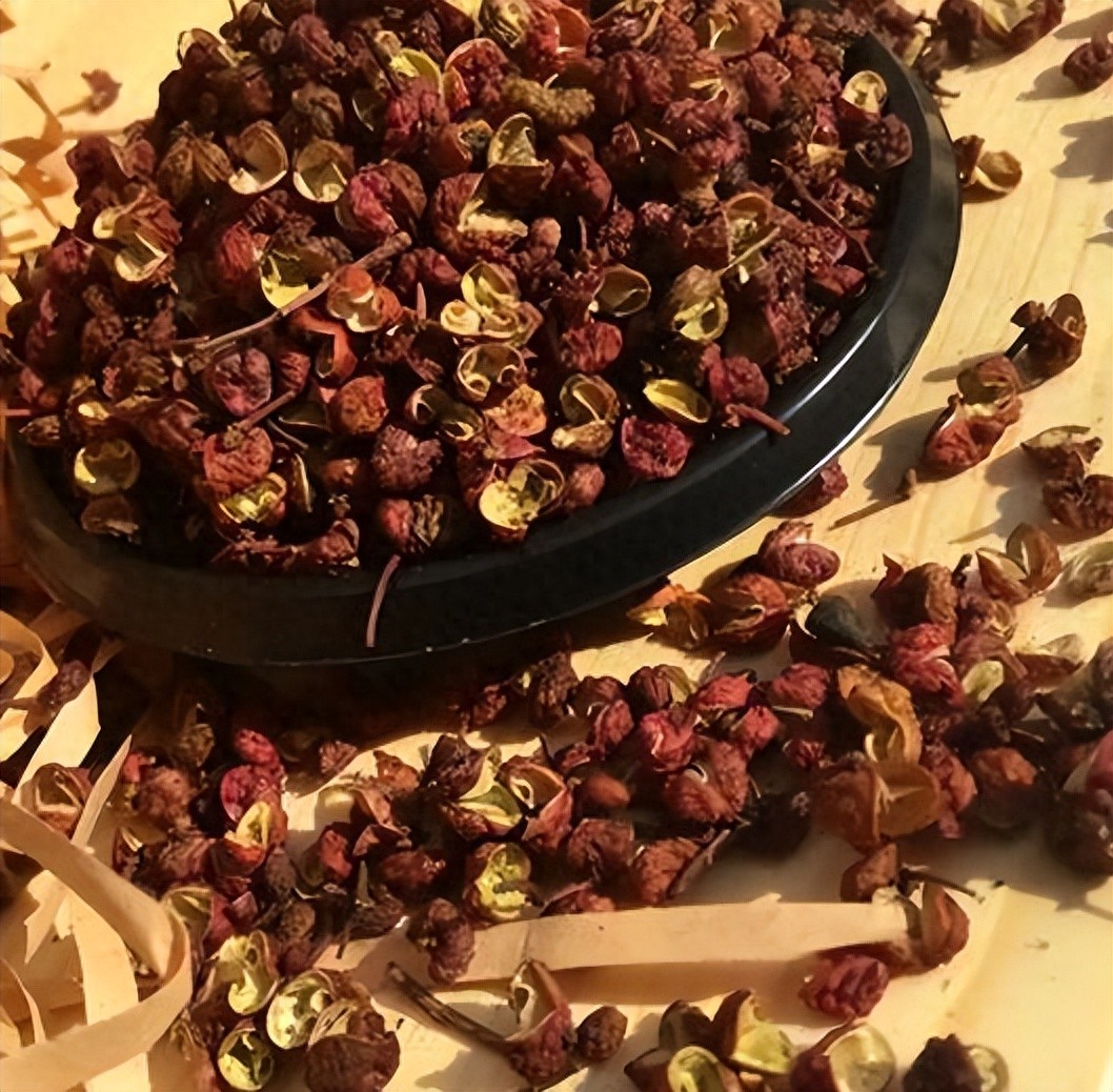 花椒、麻椒和胡椒烹饪中的“三椒”之谜(图1)