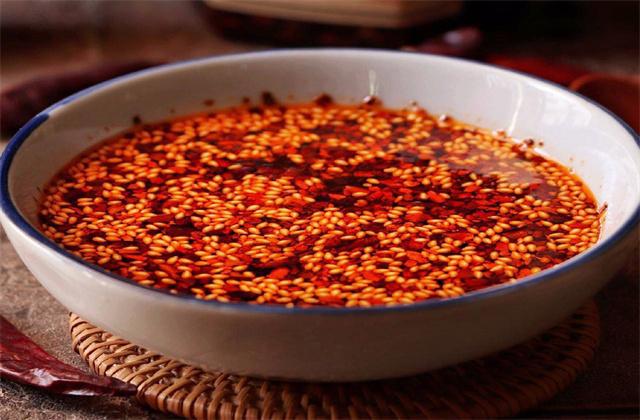 好的川菜红油首先辣椒要好没有复杂的步骤比例用途非常广泛(图4)
