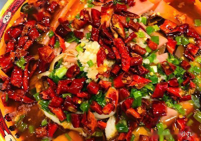 川菜的麻辣魔法与湘菜的酸辣魅力湘菜和川菜哪个更好吃?(图1)