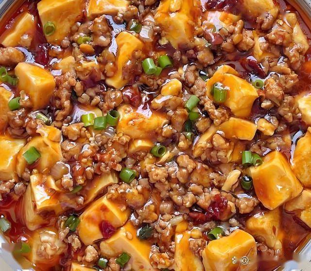 川菜的麻辣魔法与湘菜的酸辣魅力湘菜和川菜哪个更好吃?(图2)