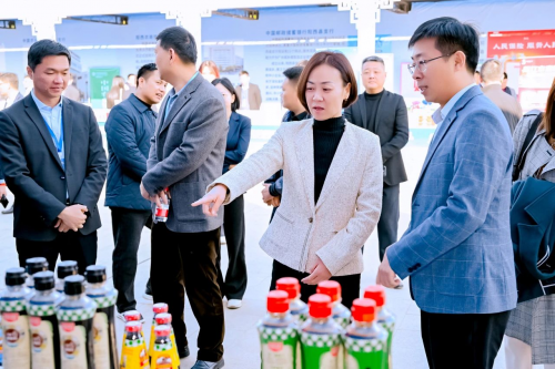 九游娱乐：厨邦亮相阳西调味品创新大会展现岭南风味与创新魅力(图2)