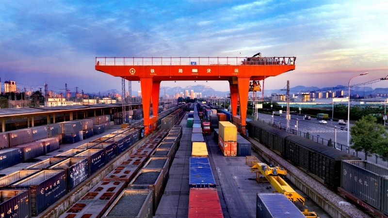 年货“坐”火车湾区“赶大集”(图3)