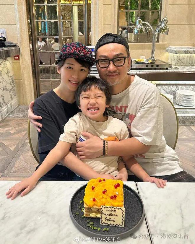 九游娱乐：“TVB宅男女神”转型做KOL赚到风生水起！嫁有钱老公身价曝涨(图1)