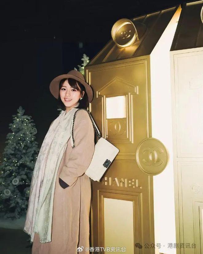 九游娱乐：“TVB宅男女神”转型做KOL赚到风生水起！嫁有钱老公身价曝涨(图3)