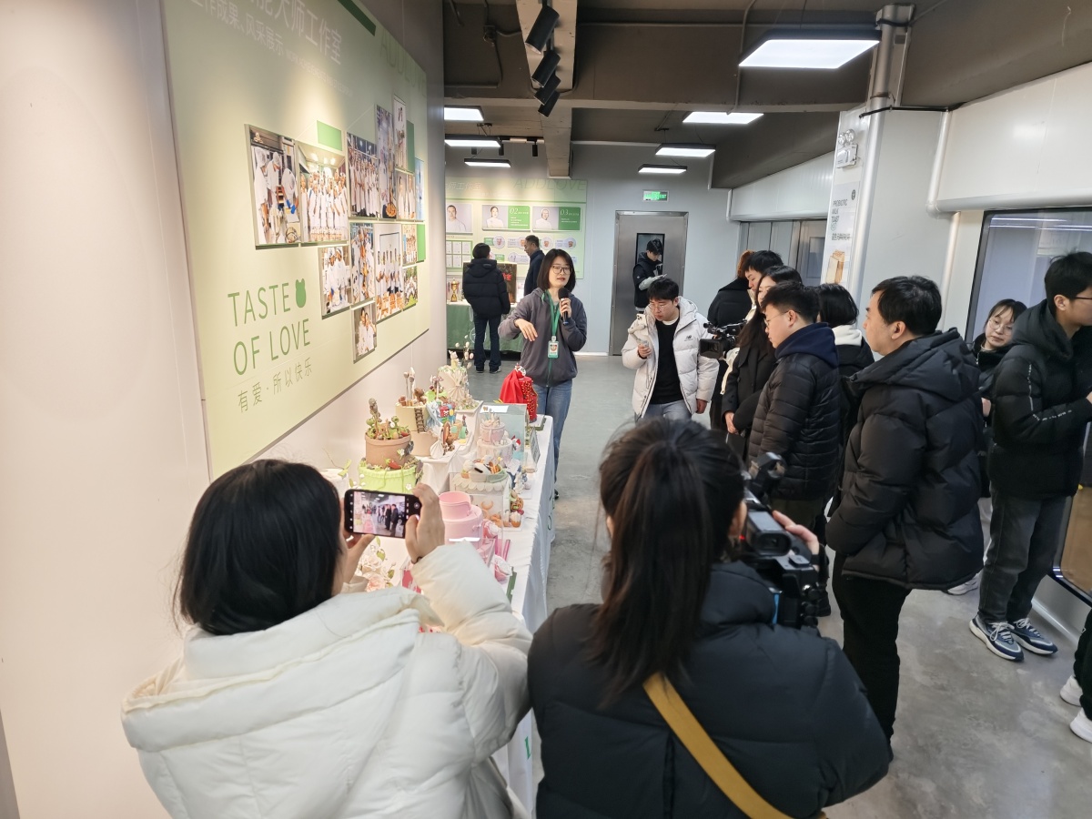 九游娱乐:深耕川味!德阳这家企业将四川美食文化与烘焙融合(图3)