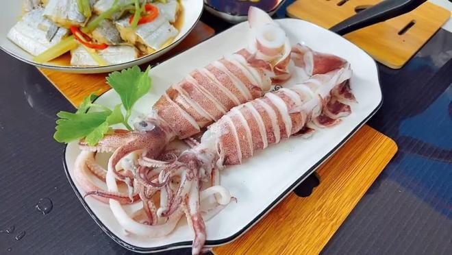 九游娱乐：红油海钓鱿鱼风味探秘！绝妙口感与制作秘籍全解析！(图2)