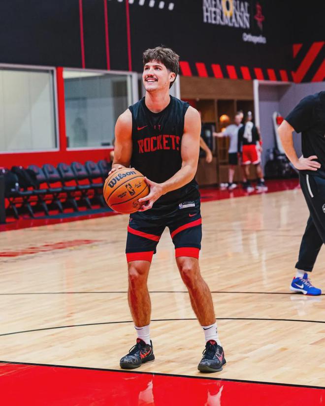 官宣下放！首秀49分！NBA探花爆发(图6)