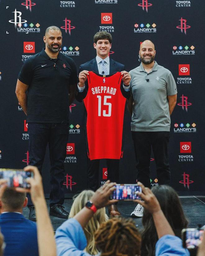 官宣下放！首秀49分！NBA探花爆发(图4)