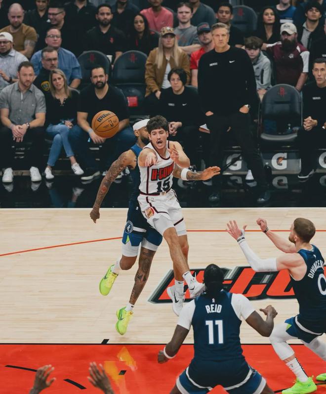 官宣下放！首秀49分！NBA探花爆发(图5)