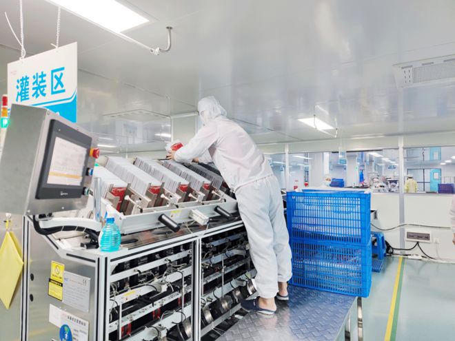 九游娱乐：Caratclock（时钟克拉）：居家医美之光(图2)