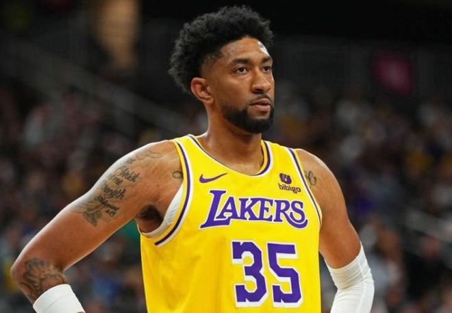 九游娱乐：湖人一签一裁！2米13中锋顶替伍德东皇领衔新15+3阵容冲冠(图4)