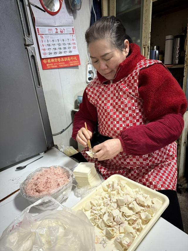 25年不变的老味道！桂林这家馄饨店老顾客超多(图3)