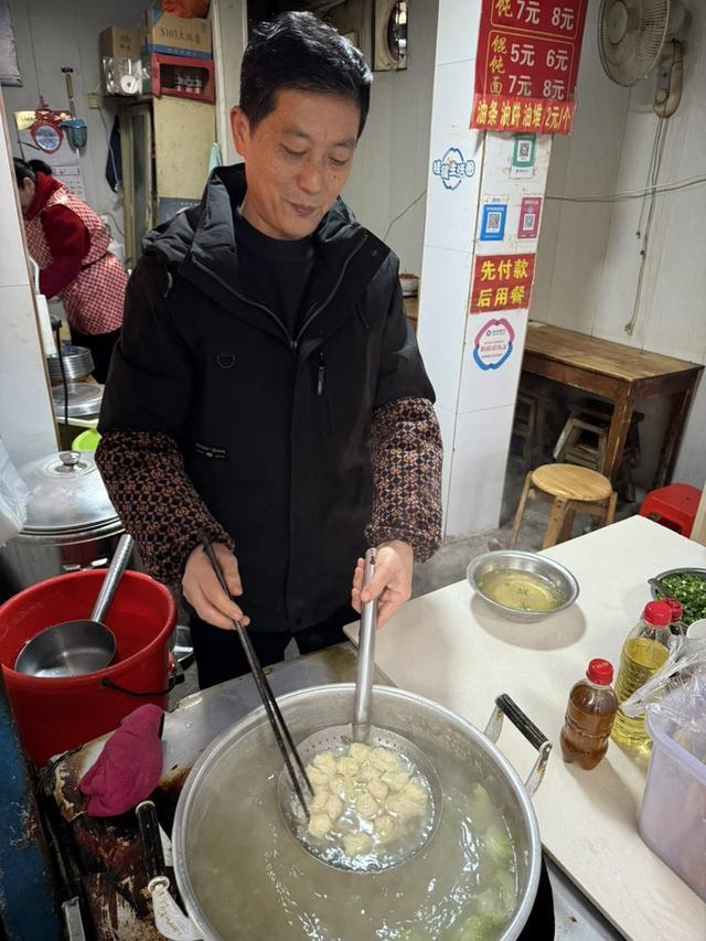 25年不变的老味道！桂林这家馄饨店老顾客超多(图5)