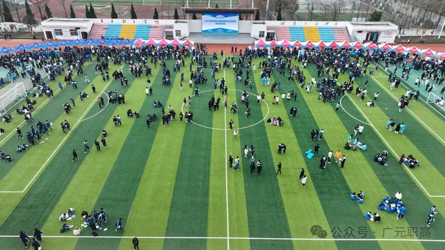 四川省2025年高职单招宣传咨询活动（广元利州站）在广元职高举行(图2)