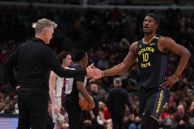 巴特勒缔造勇士队史奇葩首秀纪录！科尔赞不绝口：他最关键(图1)