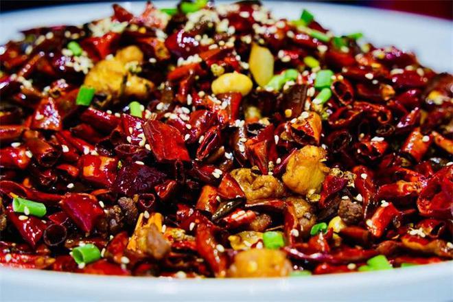 九游娱乐文化:在糖酒会现场机器人精准复刻川菜(图1)