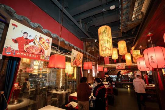 九游娱乐：外婆乡小榨菜籽油蝉联四届世界川菜大会指定食用油实力传承中国川菜正宗好味道！(图5)