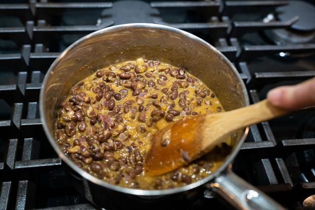 川菜灵魂豆瓣酱的制作揭秘你知道吗?(图1)