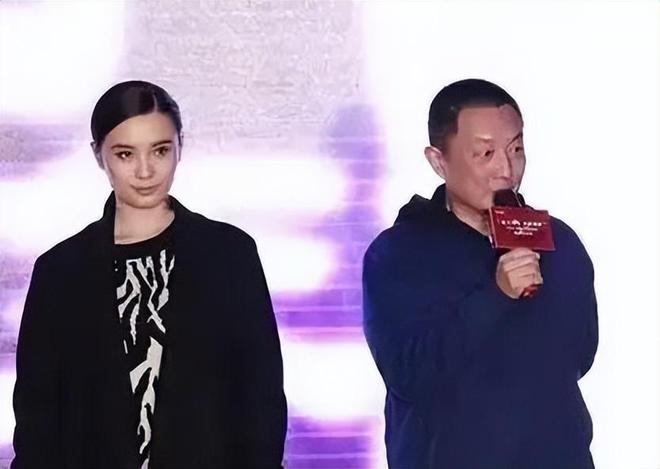 九游娱乐文化：宋佳：凭吊带女郎出圈与五婚导演同居5年42岁嫁小7岁导演(图17)