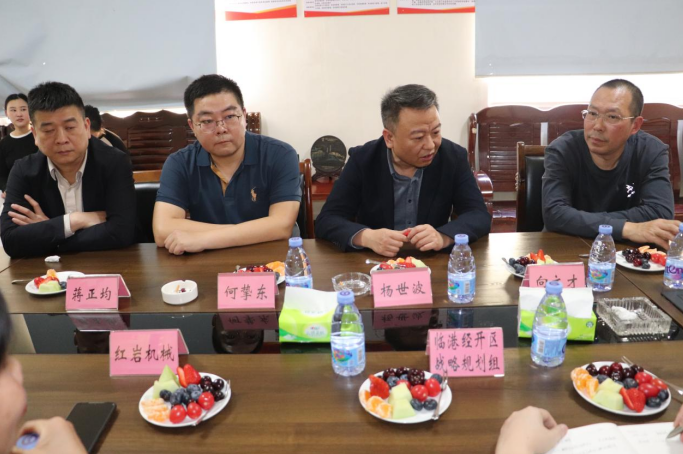 九游娱乐文化：四川省贸促会调研泸州红岩机械助力泸州制造扬帆出海(图4)