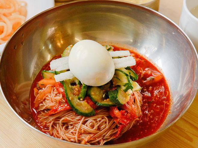 在金正恩治理下朝鲜人日常三餐都吃些啥？米饭、泡菜、大酱汤(图9)