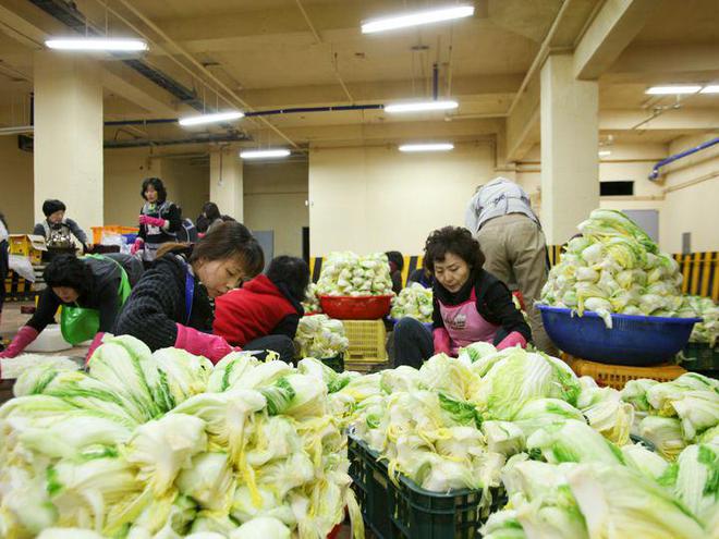 在金正恩治理下朝鲜人日常三餐都吃些啥？米饭、泡菜、大酱汤(图4)