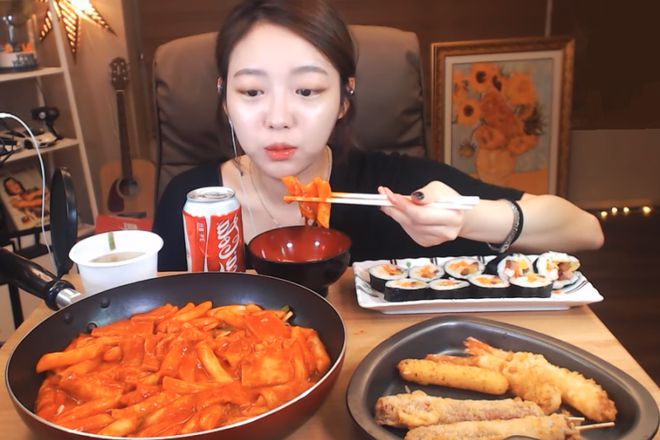 在金正恩治理下朝鲜人日常三餐都吃些啥？米饭、泡菜、大酱汤(图6)