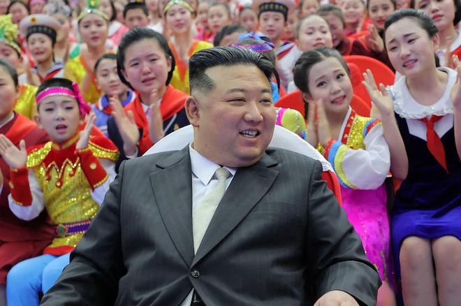 在金正恩治理下朝鲜人日常三餐都吃些啥？米饭、泡菜、大酱汤(图2)