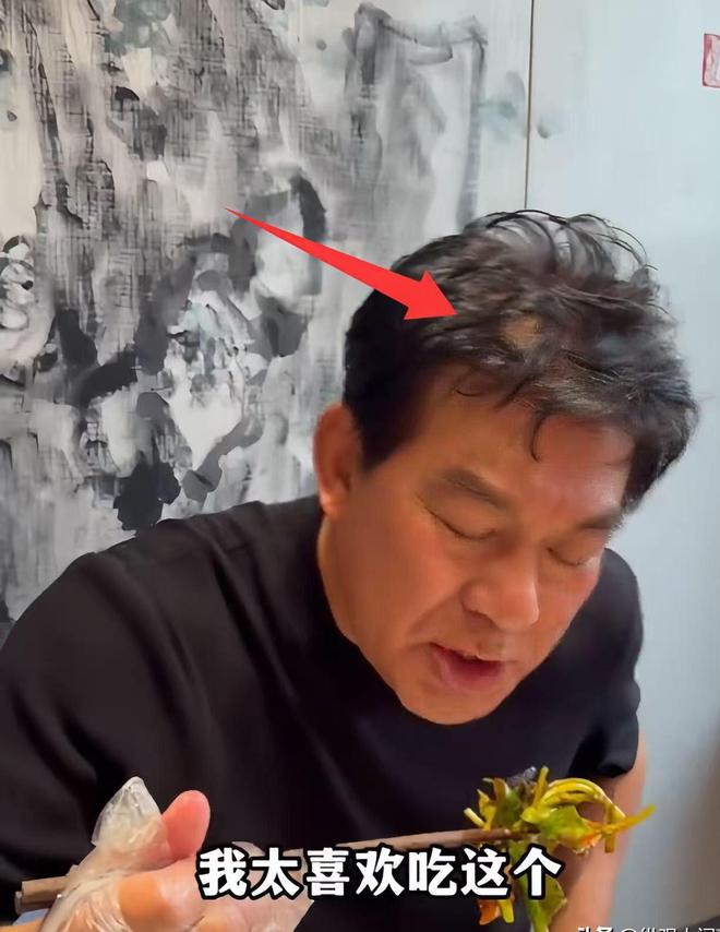 71岁朱时茂与儿子现身成都51岁王迅亲自招待嘴泛油光好满足(图11)