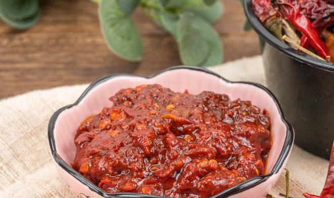 九游娱乐文化：豆拌酱与豆瓣酱的区别有什么不一样？(图1)