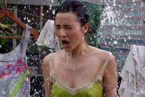 影后宋佳与小7岁导演步入婚姻揭秘与5婚导演同居生活。(图7)