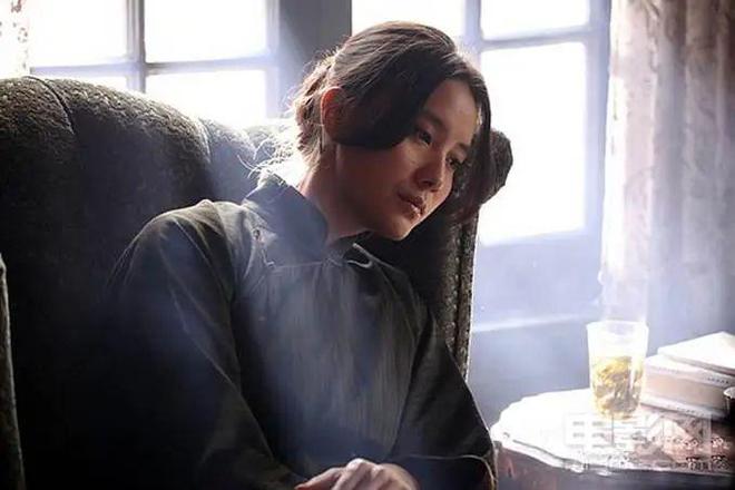 影后宋佳与小7岁导演步入婚姻揭秘与5婚导演同居生活。(图9)