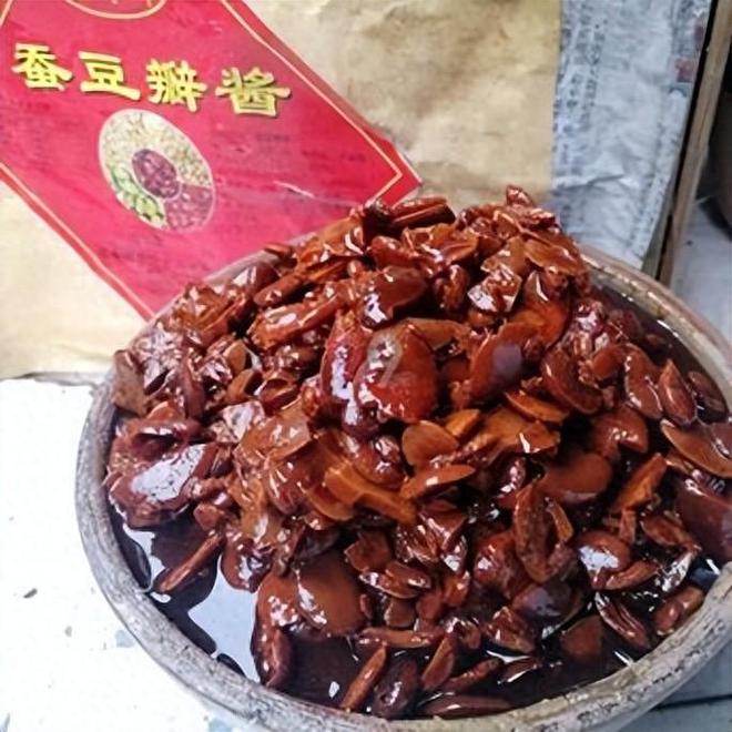 网友称在豆瓣酱里吃出老鼠头厂家回应：全机械化操作不太可能(图1)