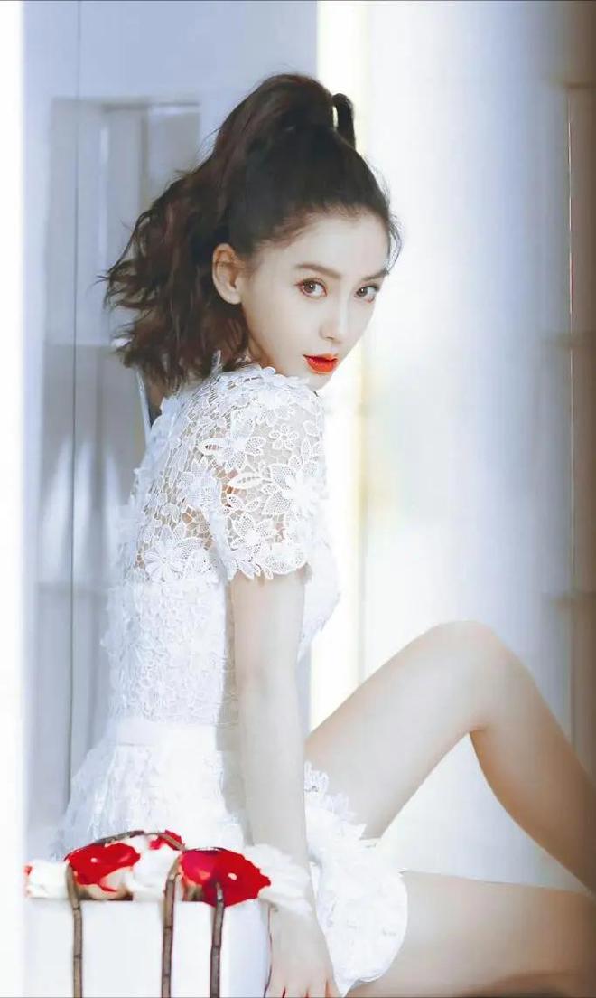 杨颖36岁依旧迷人：弯腰瞬间美翻网友直呼“美翻了”(图5)