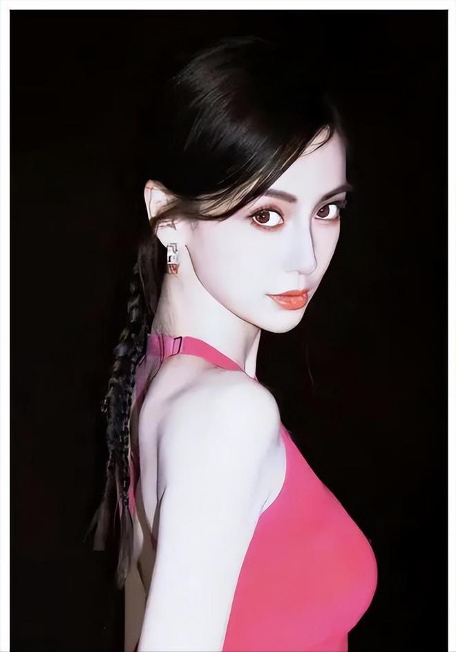 杨颖36岁依旧迷人：弯腰瞬间美翻网友直呼“美翻了”(图6)